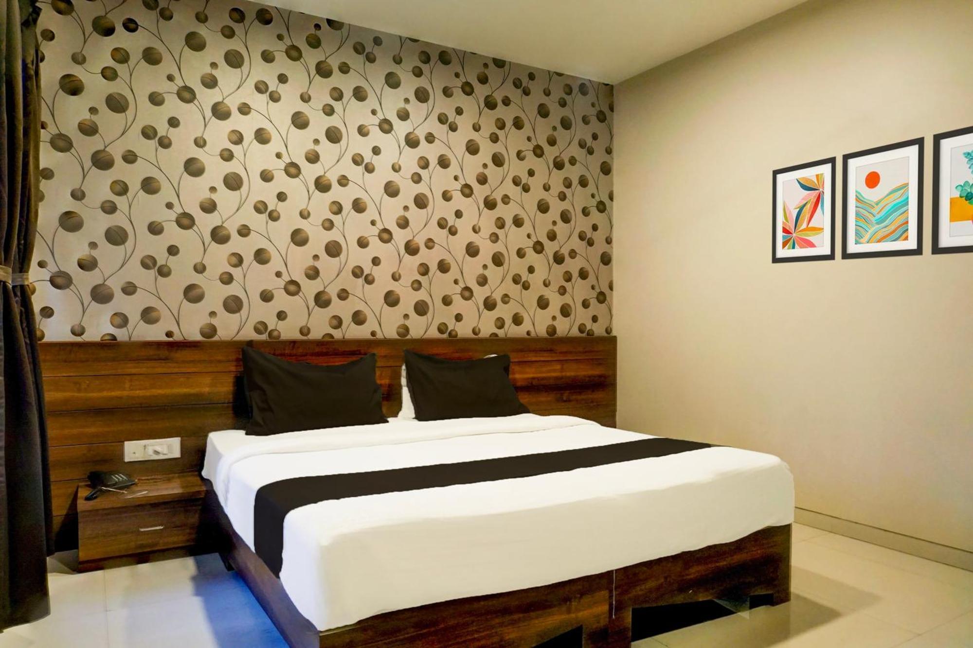 Super Townhouse Oak Viman Nagar Formerly Kuber Inn Kharadi Eksteriør bilde